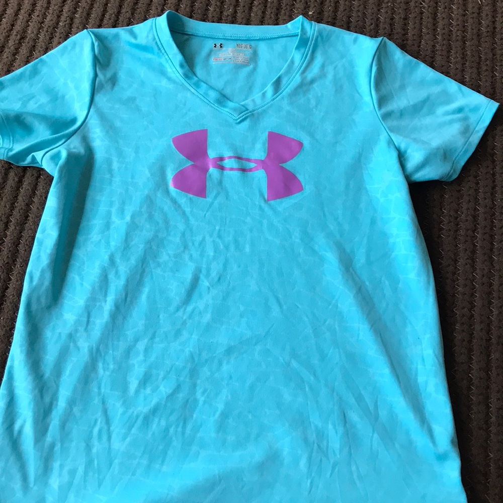 UA heatgear tee.
